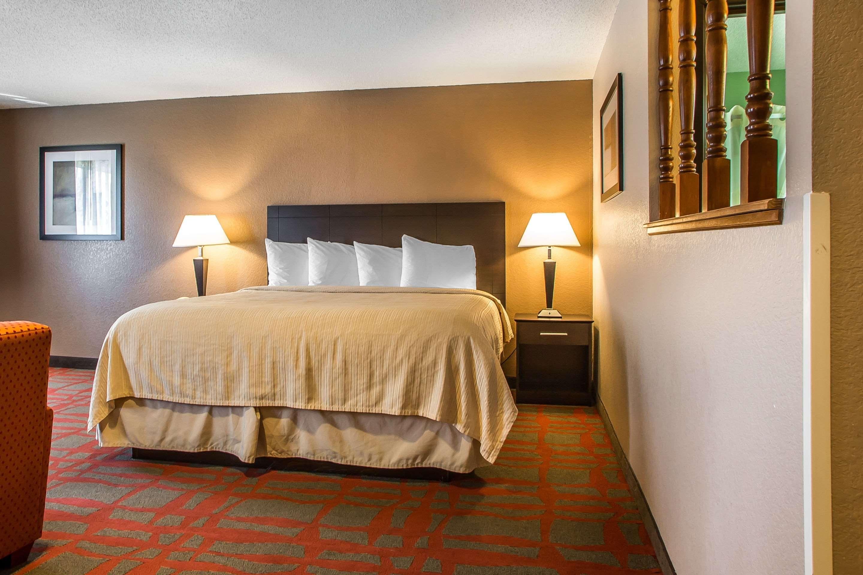 Quality Inn & Suites West Bend Luaran gambar