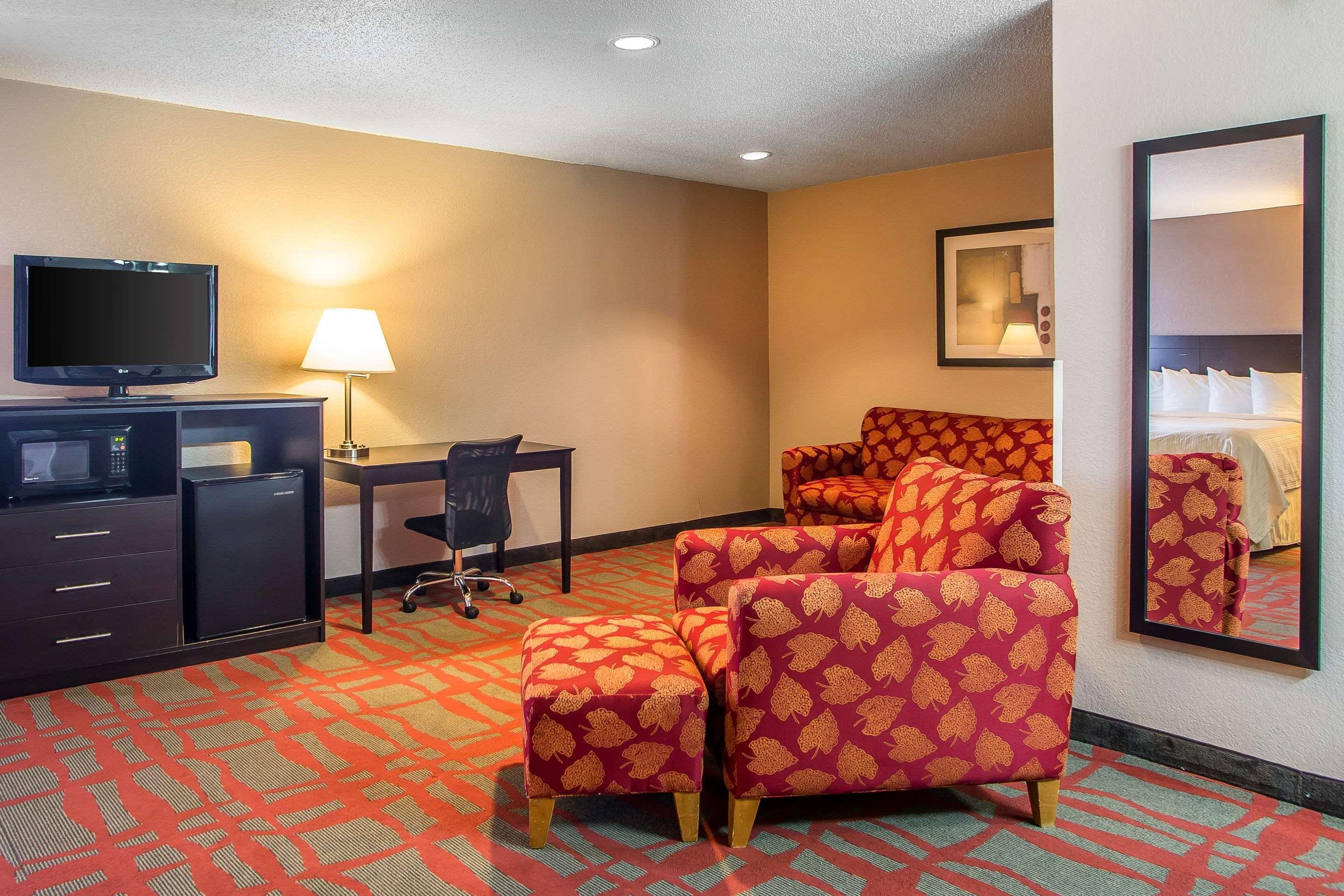 Quality Inn & Suites West Bend Luaran gambar
