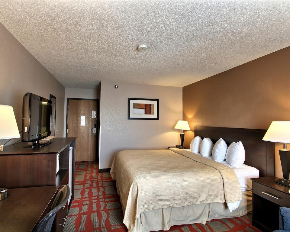 Quality Inn & Suites West Bend Luaran gambar