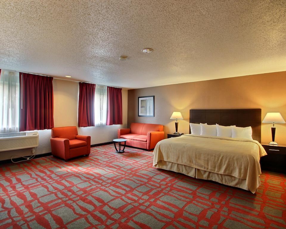 Quality Inn & Suites West Bend Luaran gambar