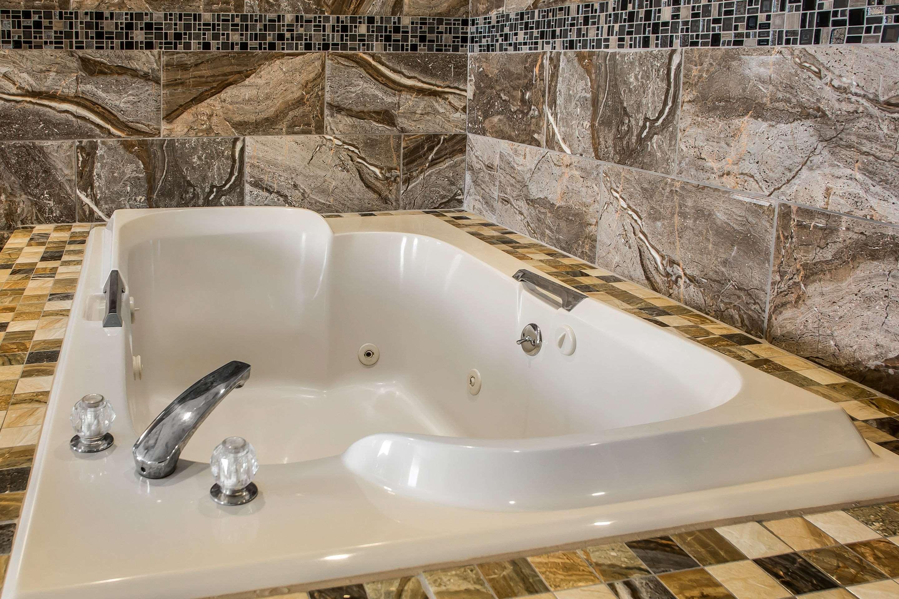 Quality Inn & Suites West Bend Luaran gambar