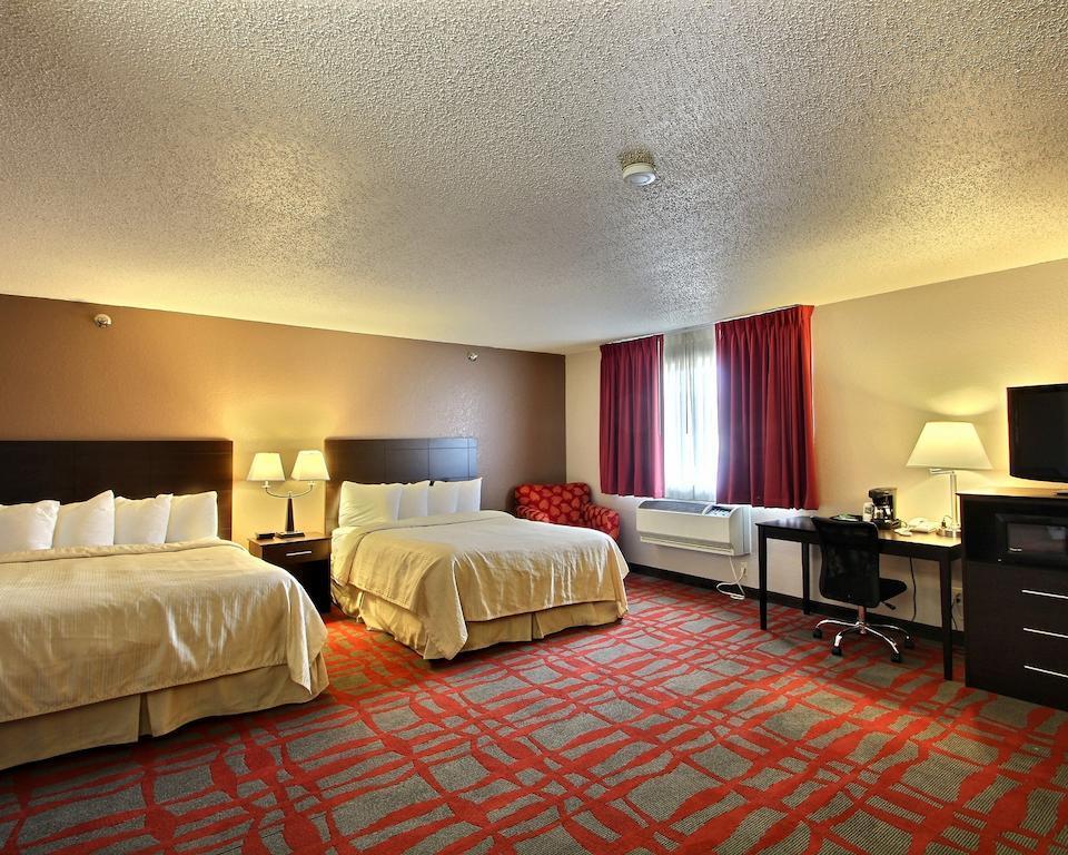 Quality Inn & Suites West Bend Luaran gambar