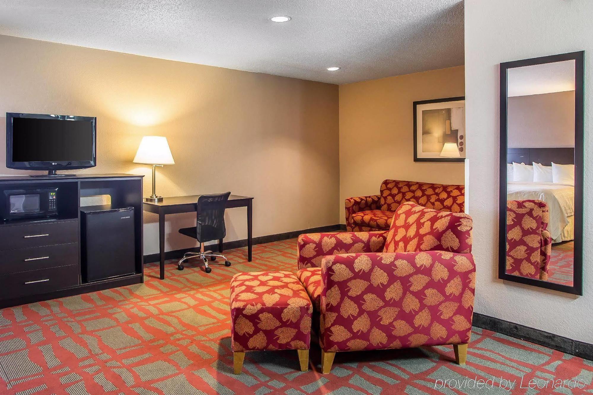 Quality Inn & Suites West Bend Luaran gambar
