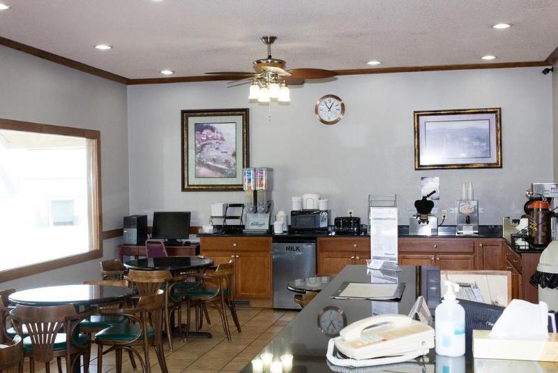 Quality Inn & Suites West Bend Luaran gambar
